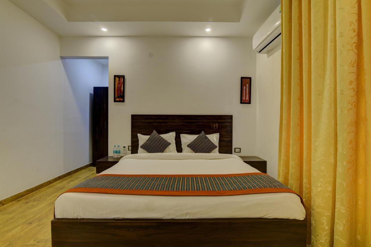 Country Inn Hotels & Resorts Vrindāvan Εξωτερικό φωτογραφία