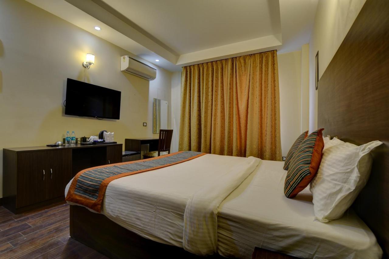 Country Inn Hotels & Resorts Vrindāvan Εξωτερικό φωτογραφία