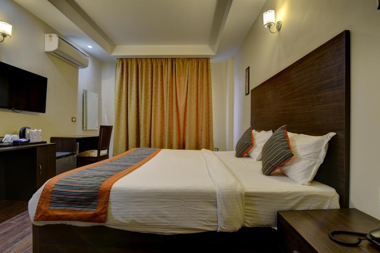 Country Inn Hotels & Resorts Vrindāvan Εξωτερικό φωτογραφία