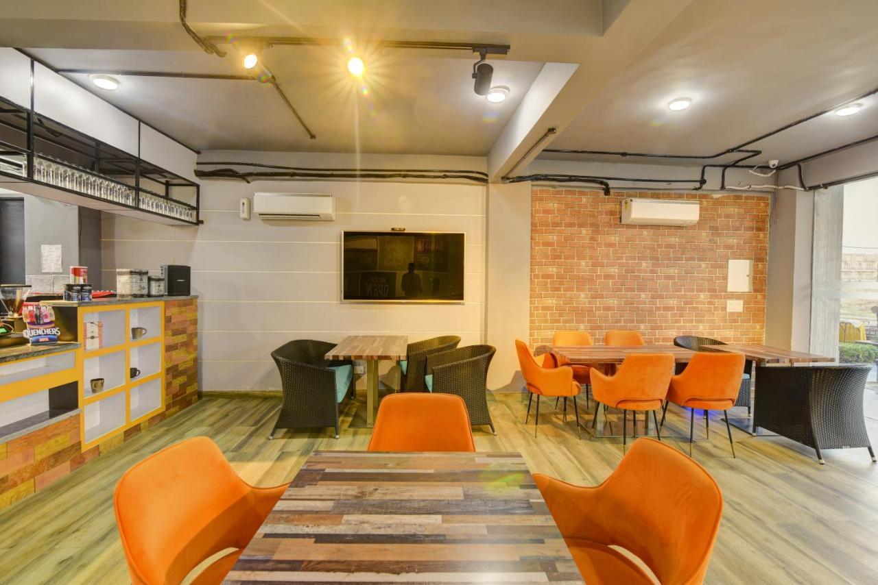 Country Inn Hotels & Resorts Vrindāvan Εξωτερικό φωτογραφία