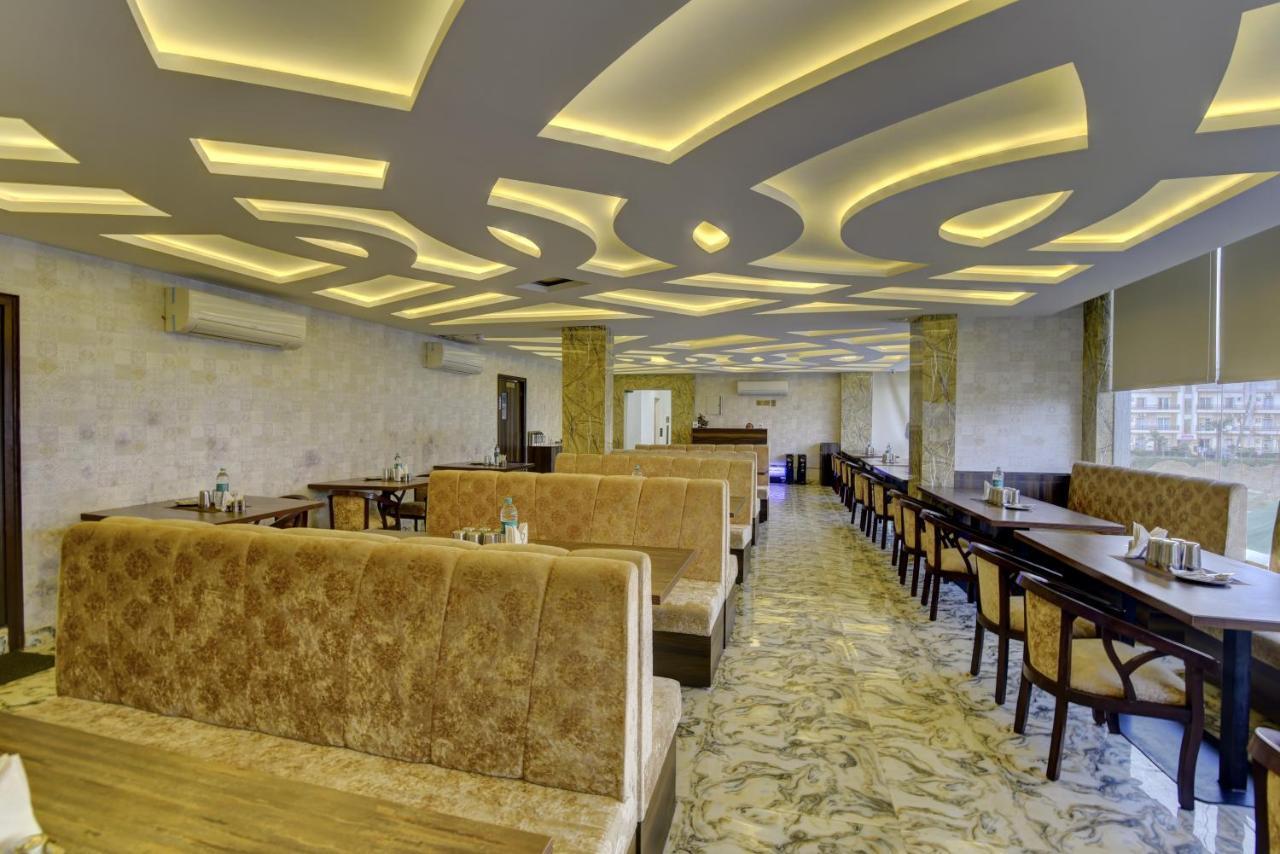 Country Inn Hotels & Resorts Vrindāvan Εξωτερικό φωτογραφία