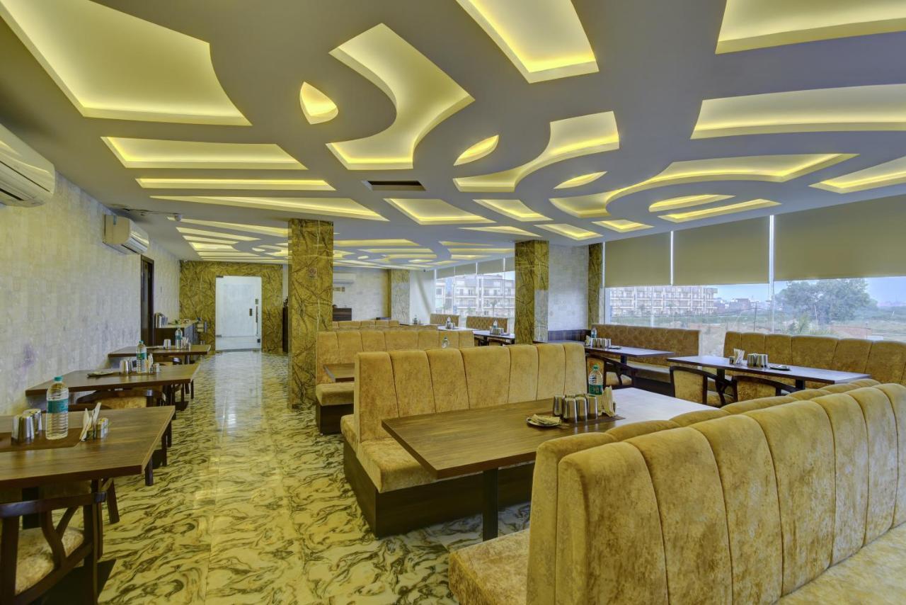 Country Inn Hotels & Resorts Vrindāvan Εξωτερικό φωτογραφία