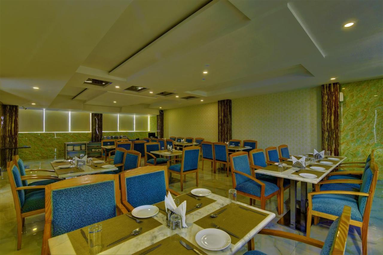 Country Inn Hotels & Resorts Vrindāvan Εξωτερικό φωτογραφία