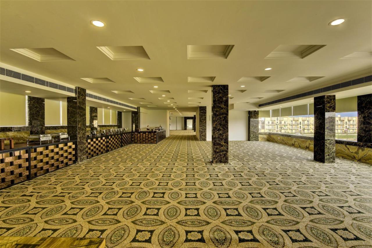 Country Inn Hotels & Resorts Vrindāvan Εξωτερικό φωτογραφία