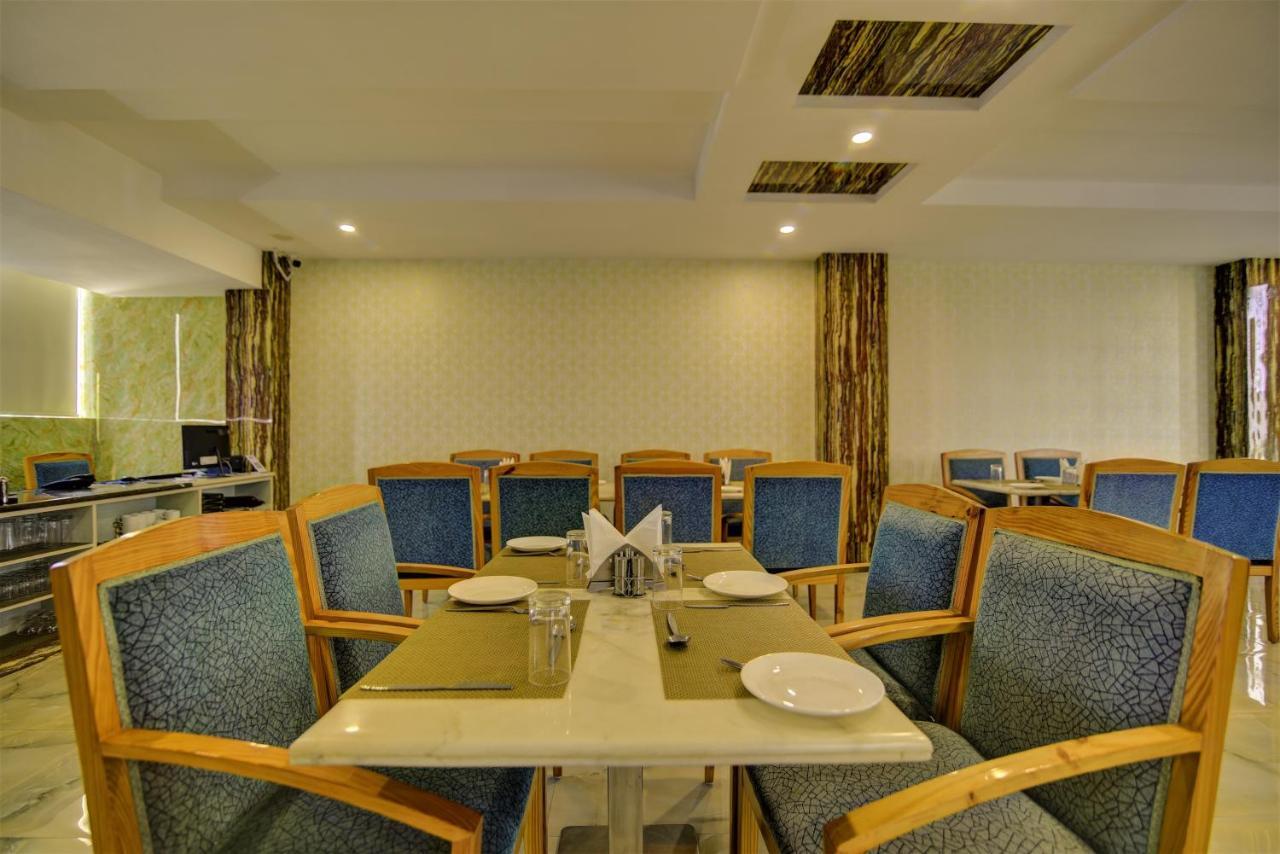 Country Inn Hotels & Resorts Vrindāvan Εξωτερικό φωτογραφία