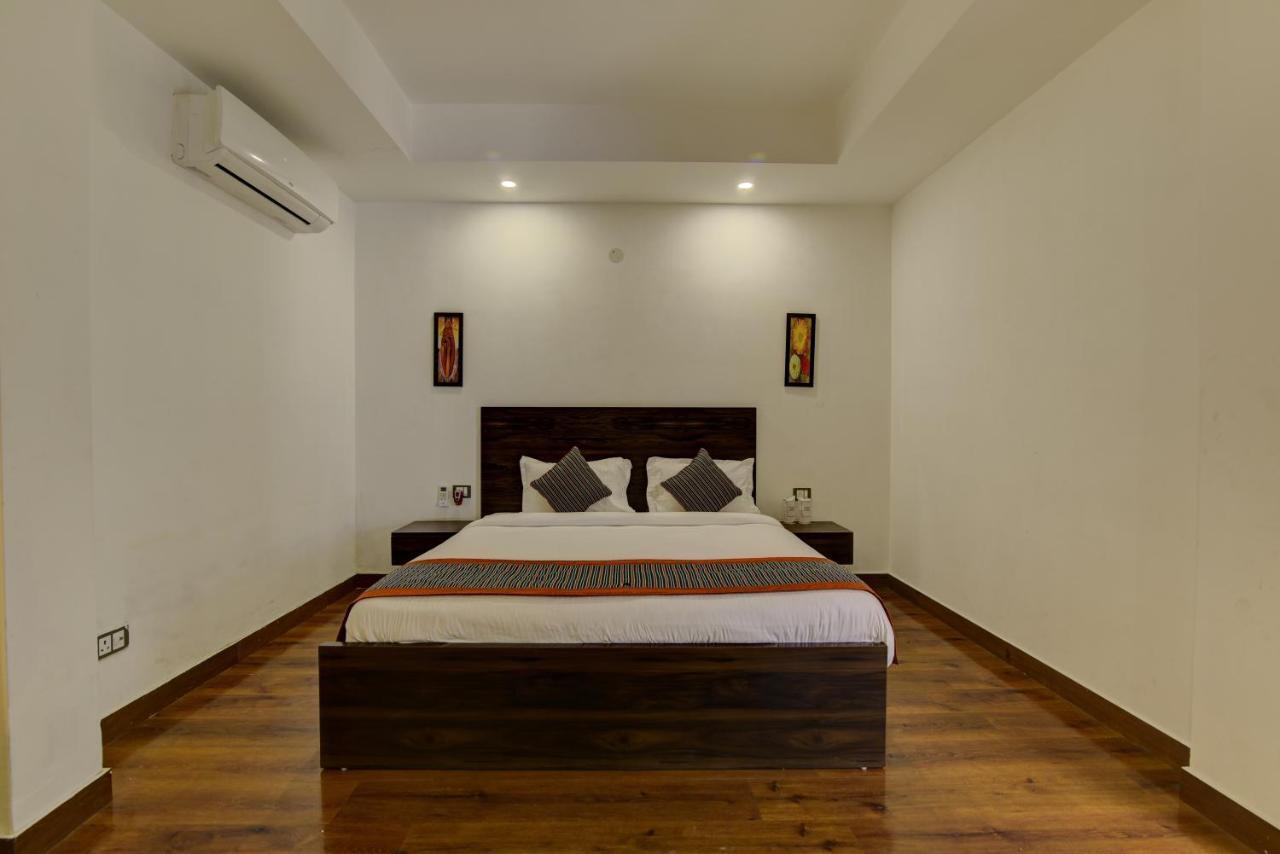 Country Inn Hotels & Resorts Vrindāvan Εξωτερικό φωτογραφία